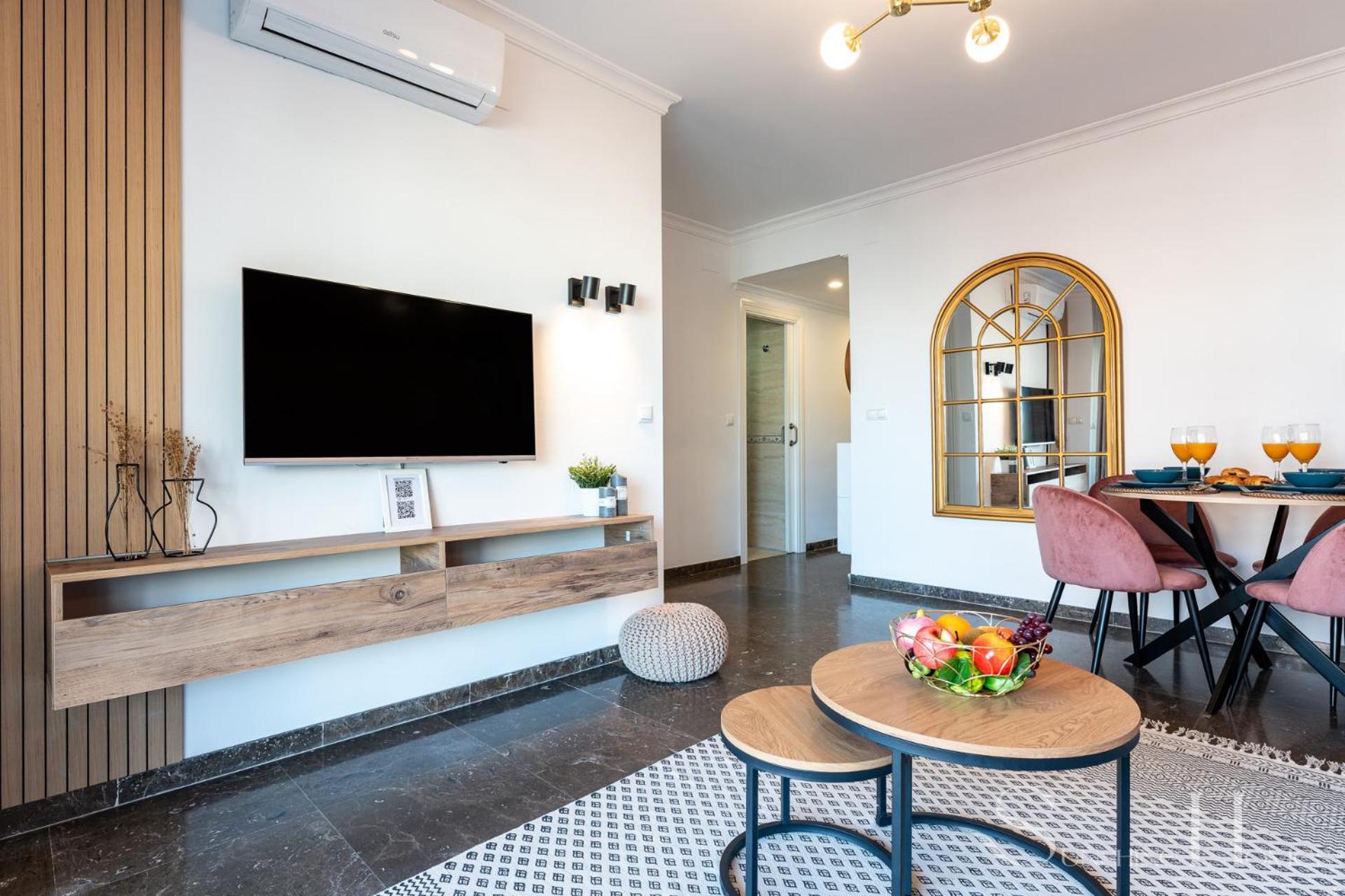 First Line , Cosy And Comfortable + Swimming Pool Торремолинос Экстерьер фото